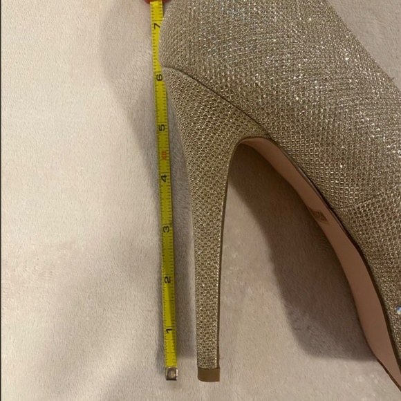 Fancy beaded high heels - Picture 7 of 9